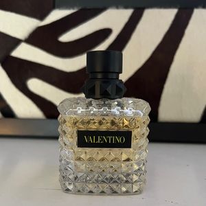 Large Valentino Donna born in Roma yellow dream eau de parfum 3.4oz